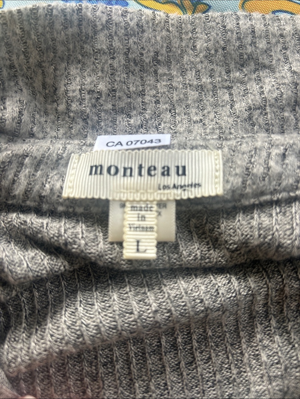MONTEAU Los Angeles Gray Knit Button-Up Belted Midi Dress size large - Picture 8 of 9
